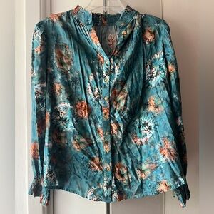 Tolani. XS Button Down Blouse
